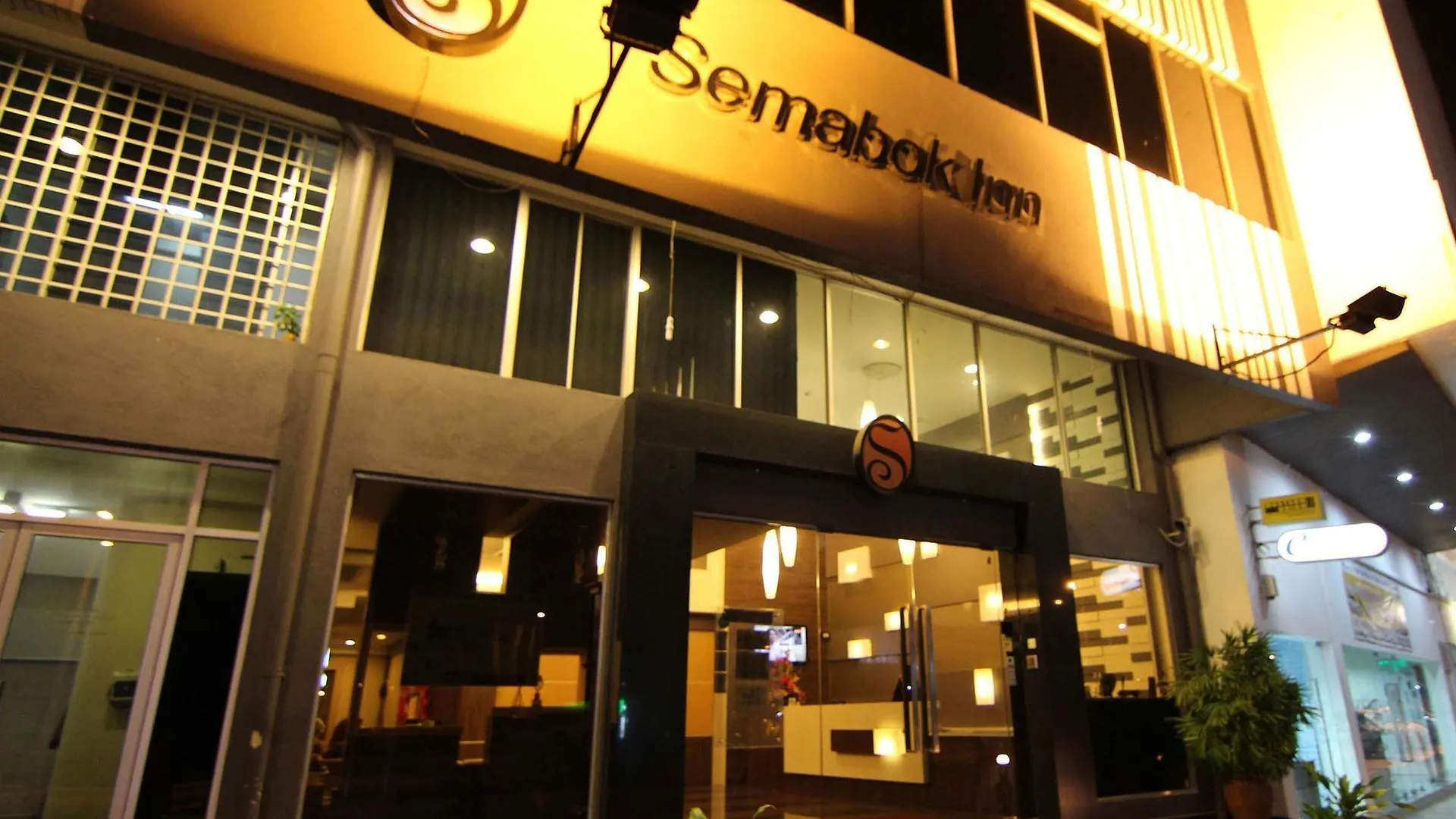 Hotel Zamburger Cheese Melaka Malaysia
